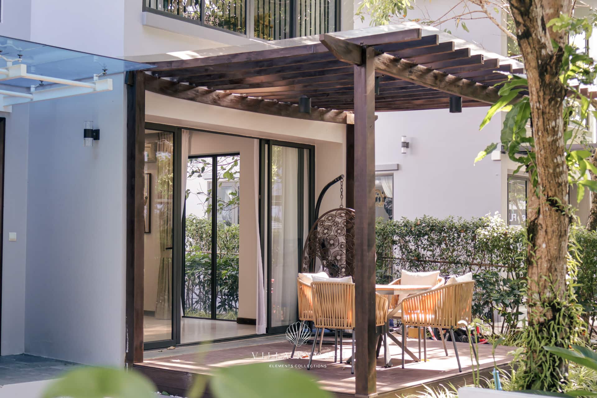 Kyoshi's terrace at the garden's edge